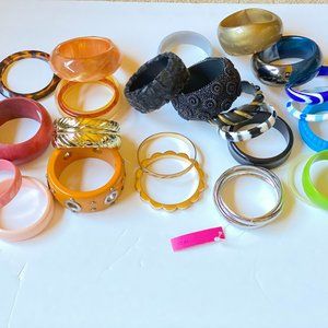 Fabulous lot of 25 Bangle Bracelets: Mix Materials